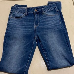 Women skinny jeans American Eagle size 0 regular .